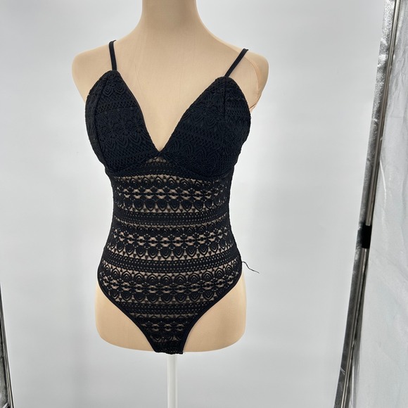 Tops - Black Crochet Lace V-Neck Bodysuit Adjustable Straps Size Small